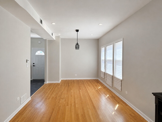 Building Photo - 7809 S Peoria St