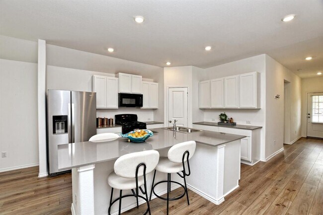 Foto del edificio - 2108 Golden Grain Ln