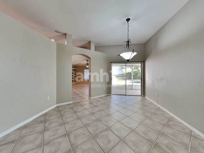 Building Photo - 10519 Sedgebrook Dr