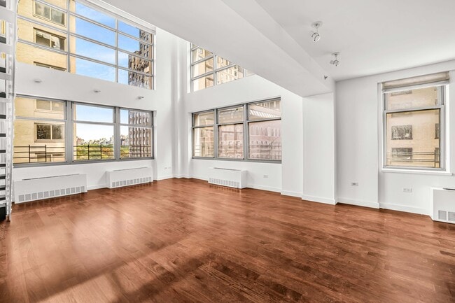 Building Photo - 100 W 58th St