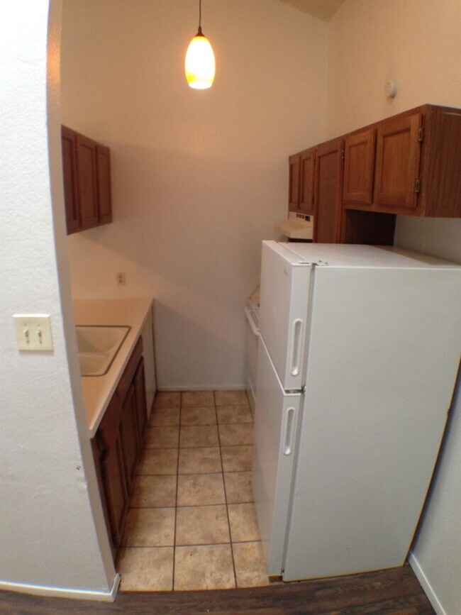 Building Photo - 139 N Troy Ave