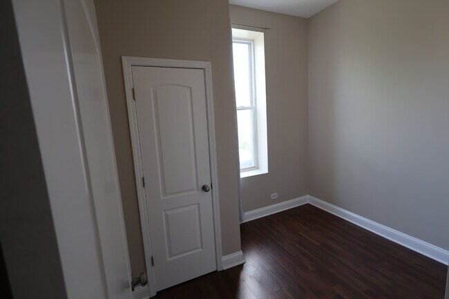 Foto del edificio - 4218-2 S Calumet Ave