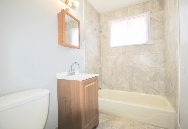 Building Photo - 4346 Falcon Dr