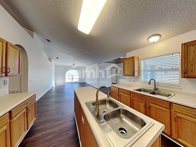 Foto del edificio - 5528 Cougar Park Ct