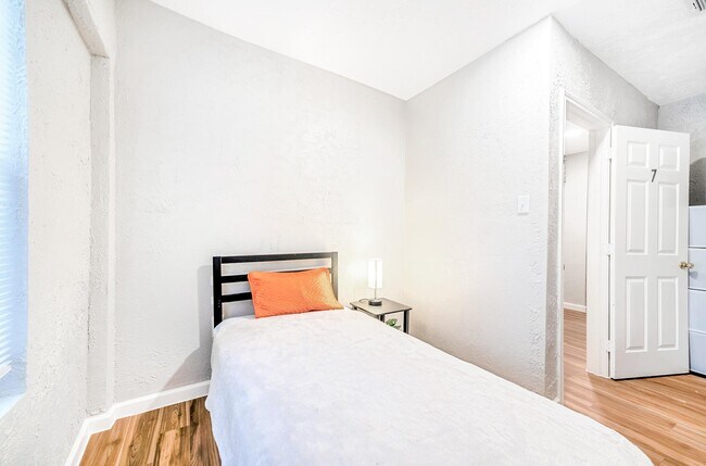Foto del edificio - 4106 Grapevine St