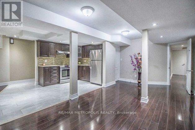 Building Photo - 11 Wynview St