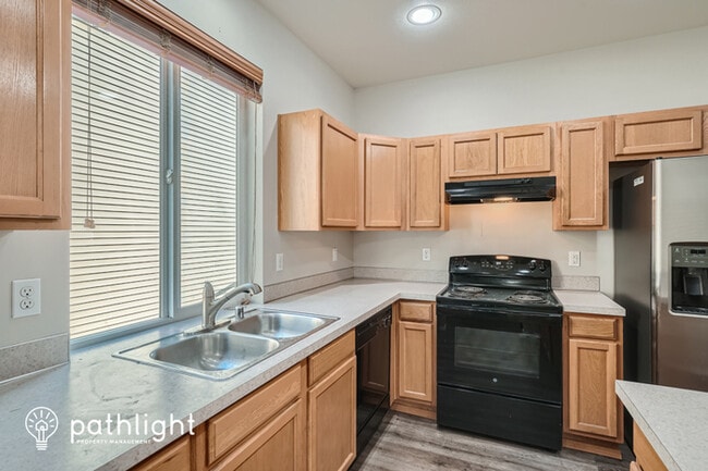 Foto del edificio - 18012 17Th Avenue Court E, Spanaway, WA, 9...