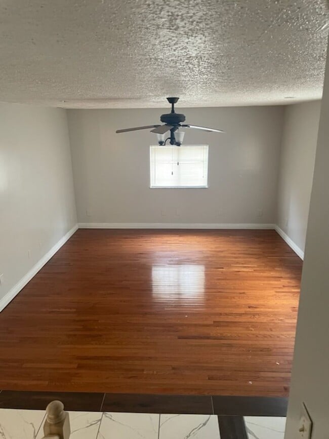 Building Photo - 170 Wertz Ave