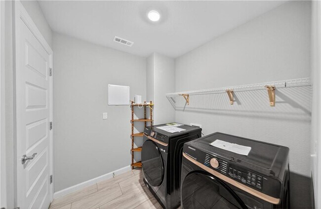 Foto del edificio - 440 Willow Dr