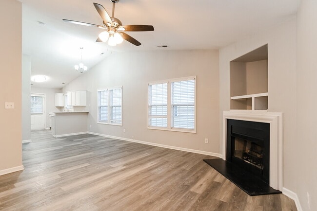 Foto del edificio - 3004 Great Falls Dr