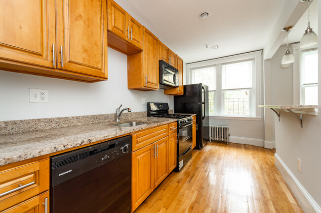 Building Photo - 276 Chestnut Hill Ave