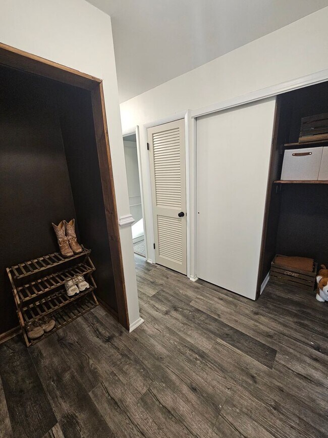 Foto del edificio - 3 Bedroom Corner Lot Close to Lejeune Blvd