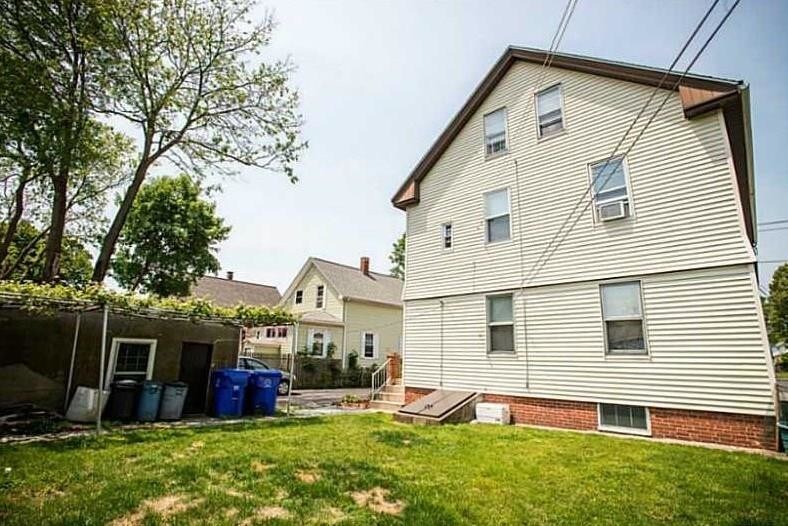 Building Photo - 49 Ivy St