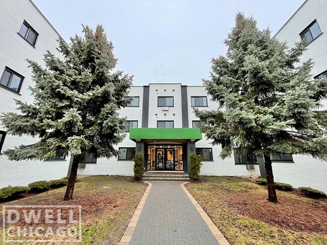 Building Photo - 7609 N Sheridan Rd