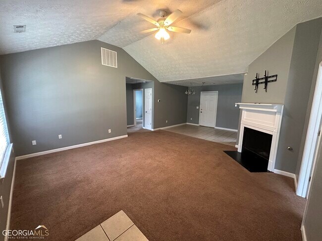 Building Photo - 7098 Hummingbird Ln