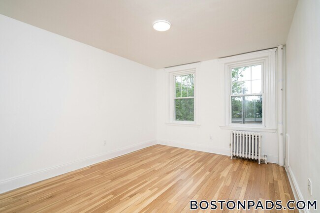 Foto del edificio - 288 Chestnut Hill Ave