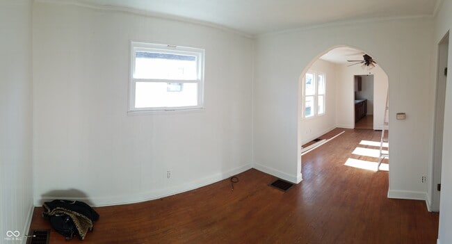 Building Photo - 210 N Routiers Ave