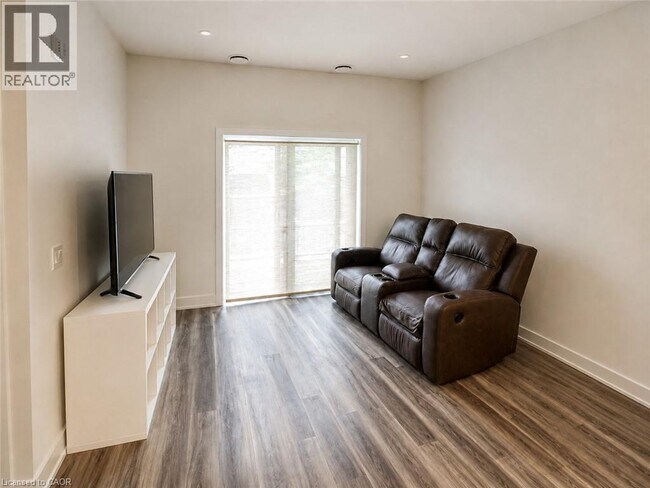 Building Photo - 1100 Lackner Pl