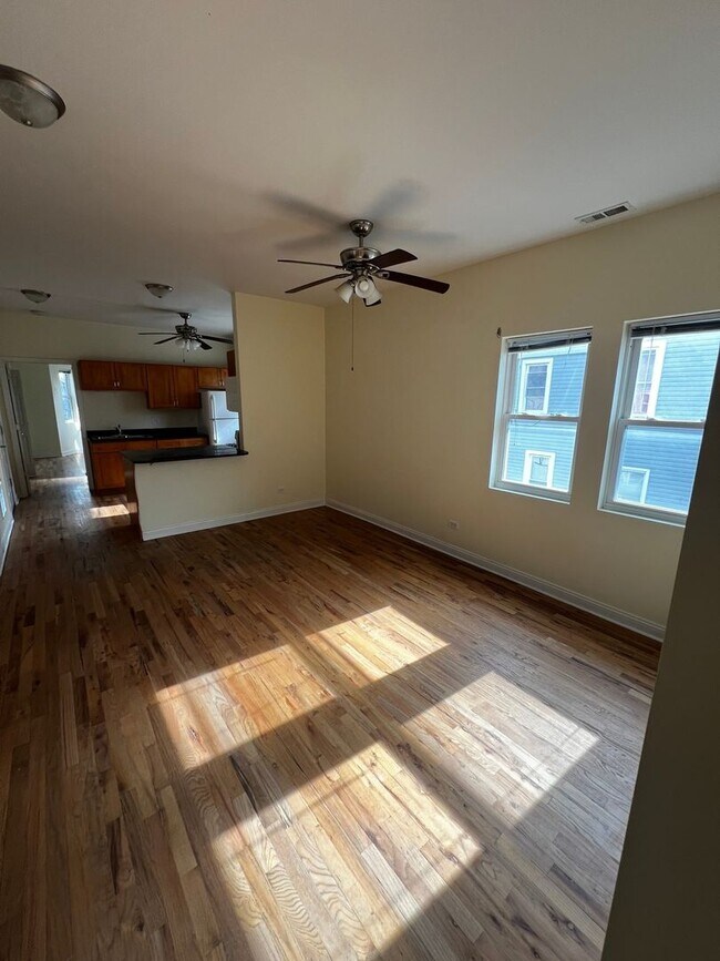 Foto del edificio - 4528 S Hermitage Ave