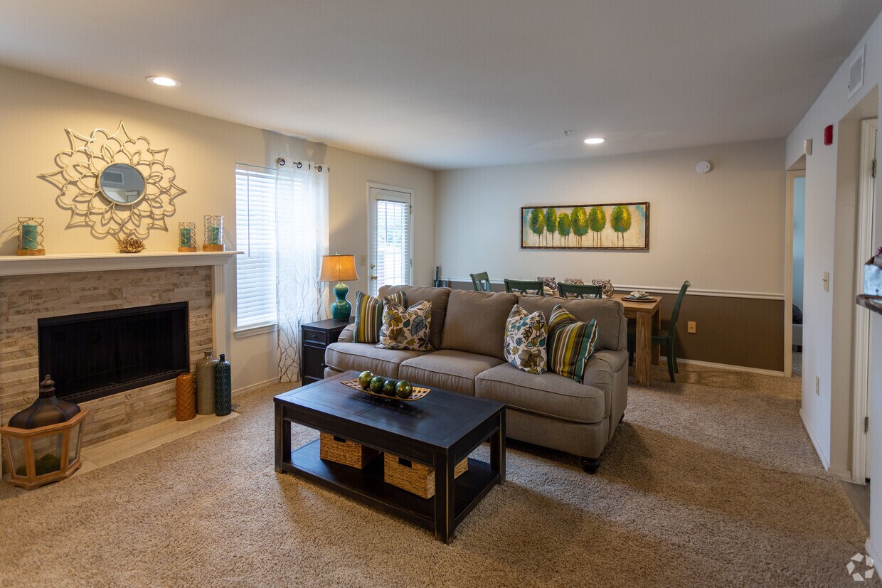 Crown Pointe 12600 N Macarthur Blvd Oklahoma City, OK Apartments