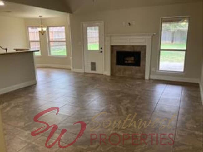 Building Photo - Beautiful 3 Bed / 2 Bath Home in Golf Course Community