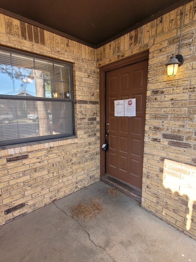 Foto del edificio - Spacious 3 bed 2 bath townhome!
