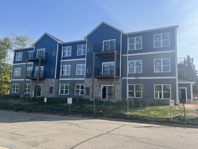 Building Photo - Oakbrook Apartments