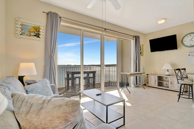 Foto del edificio - 8800 Bay Pines Blvd