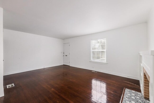 Building Photo - 804 W 31st St