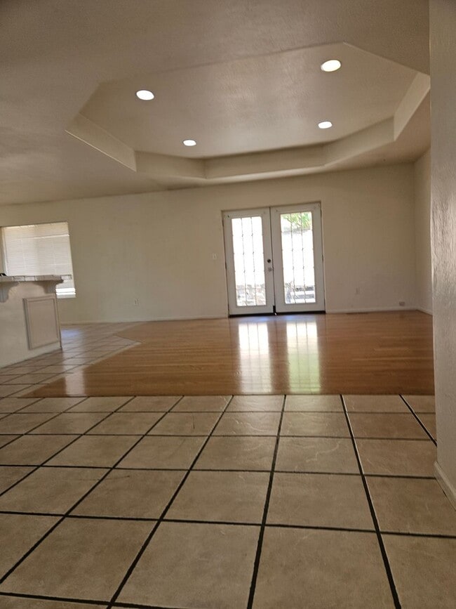 Building Photo - Beautiful custom home