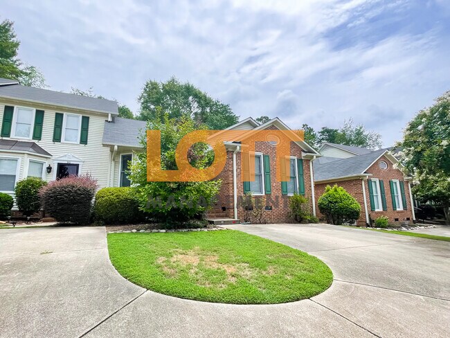 Building Photo - 308 Angie Dr