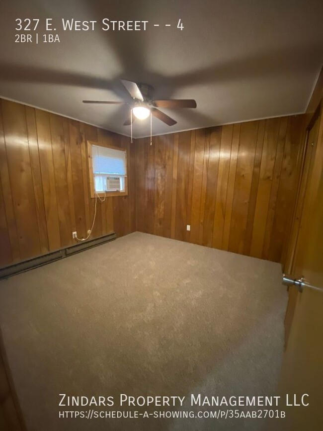 Building Photo - Updated 2 bedroom 1 bathroom apartment loc...