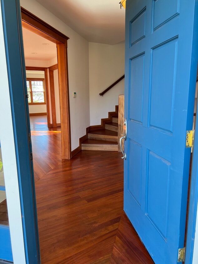 Foto principal - 5825 Saint Paul Ct