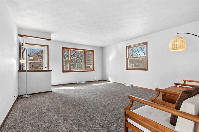 Foto del edificio - 1730 S Madison St