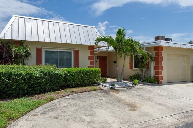 Building Photo - 6575 Green Valley Dr