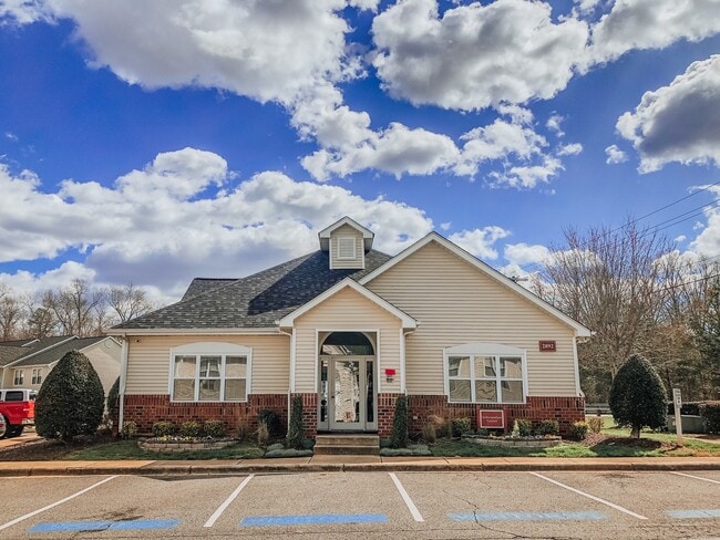 Building Photo - Orchard Trace Gastonia