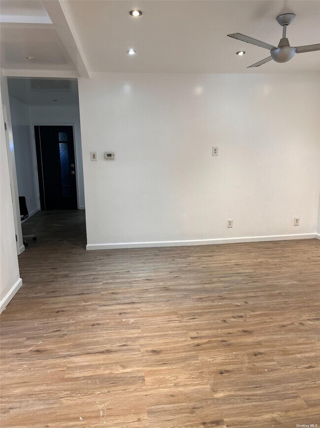 Foto del edificio - 109-28 215th St
