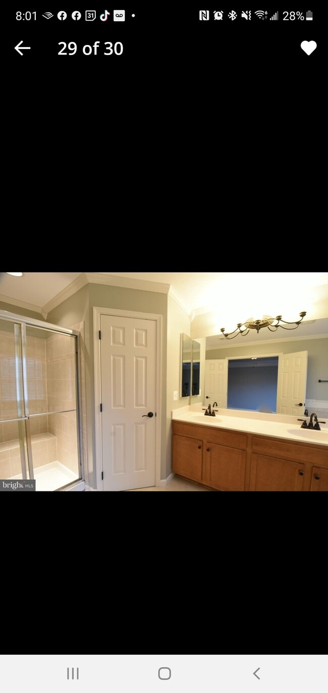 Building Photo - 720 Vestal St