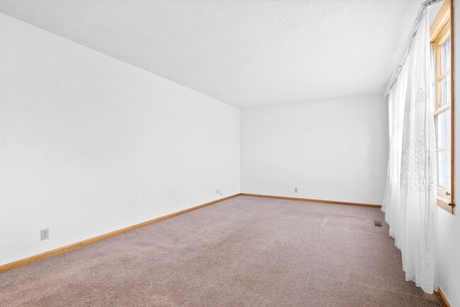 Foto del edificio - 3 Bedroom 1 1/2 Bath Home For Rent Near Madison Street!