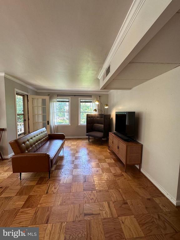 Building Photo - 6614 Boulevard View