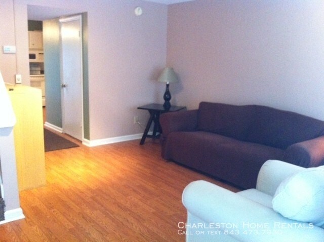 Building Photo - 507 Stinson Dr