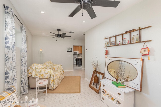 Building Photo - 2283 Kentucky Ave