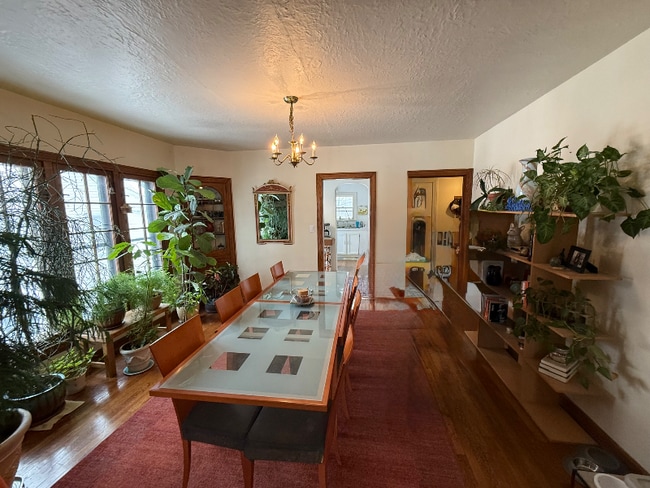 Foto del edificio - 3665 Glencairn Rd