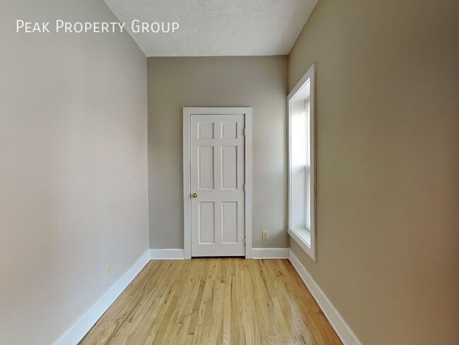 Foto del edificio - 1394 Indianola Ave