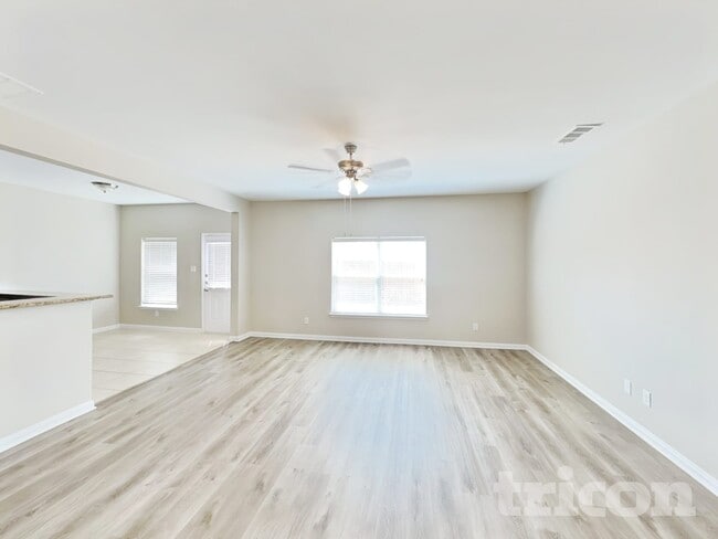 Building Photo - 132 Houston Pl