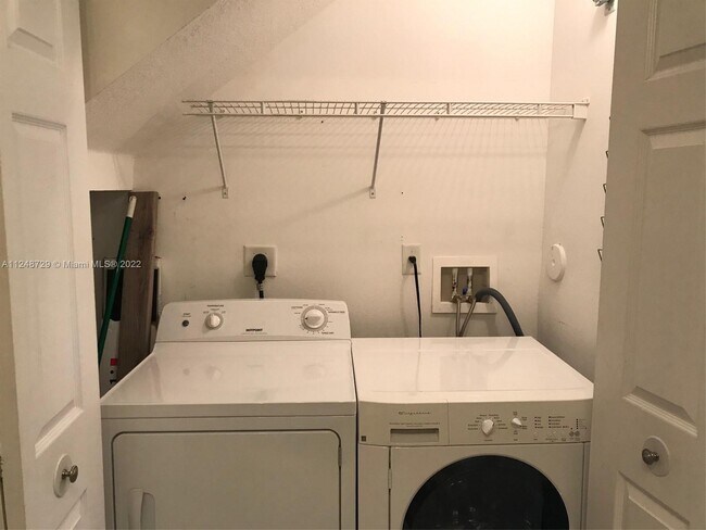 Building Photo - 721 SW 107th Ave