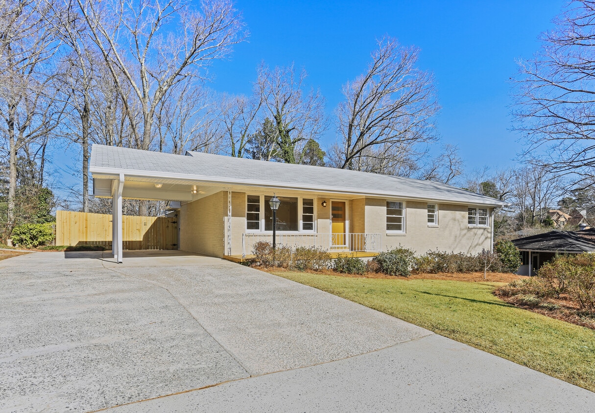 Primary Photo - 3534 N Druid Hills Rd