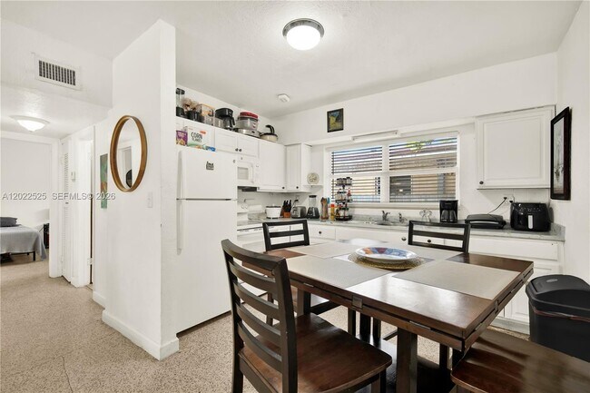 Foto del edificio - 1236 NE 109th St