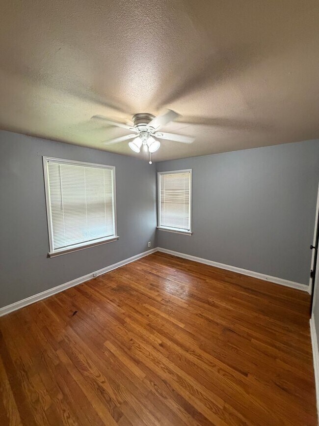 Foto del edificio - Welcome to this charming 3BD/1BA house in St Louis, MO
