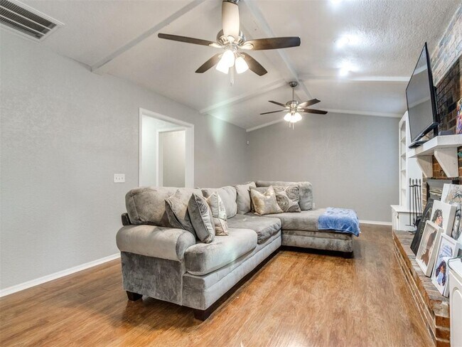 Foto del edificio - 4124 Overland Dr